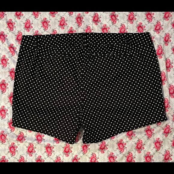 Polkadot shorts - Picture 2 of 2